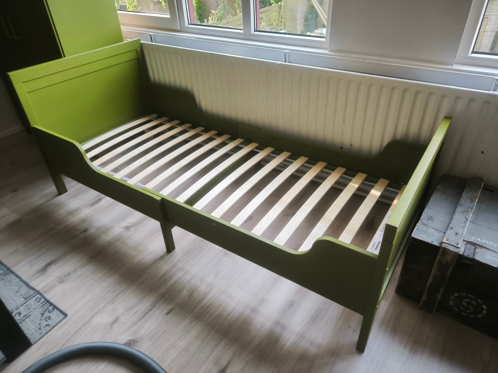 Hele nette leger groene meegroei bed, Huis en Inrichting, Verstelbaar, Eenpersoons, Zo goed als nieuw, 80 cm
