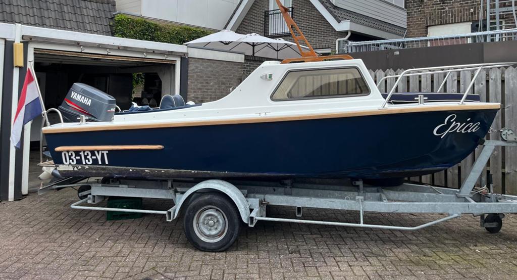 Nette kajuit/speed boot 90pk yamaha, Watersport en Boten, Ophalen, Zo goed als nieuw, Motor en Techniek, Motorboot