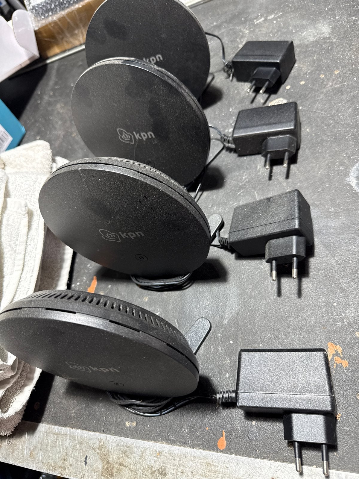 KPN SuperWifi 2.0 Routers - Set van 4, Computers en Software, Routers en Modems, Ophalen of Verzenden, Gebruikt, Router