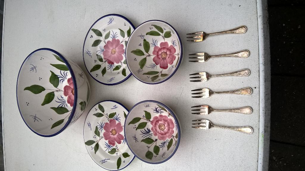 TE koop aangeboden mooi servies met 6 zilvervorken, Huis en Inrichting, Ophalen of Verzenden, Gebruikt, Overige stijlen, Overige typen