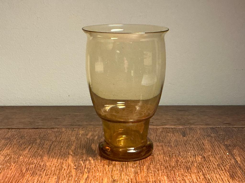 W.J.Rozendaal: amberkleurige 'Zinnia' vaas Kristalunie 1929, Antiek en Kunst, Antiek | Glas en Kristal, Ophalen of Verzenden