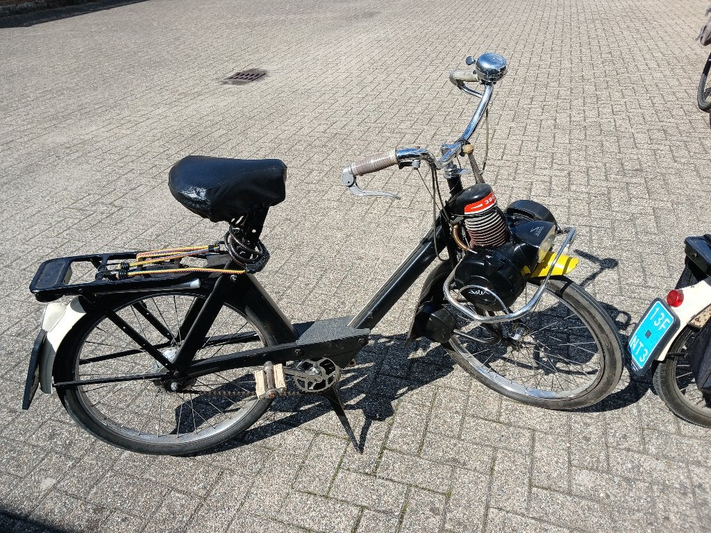 Foto 2 van 2 x Solex bromfietsen - Klassieke Franse charme