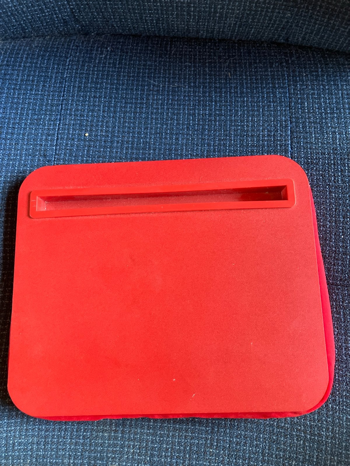 Kikkerland Laptopkussen Rood - Comfortabel en Handig, Computers en Software, Ophalen of Verzenden, Zo goed als nieuw, 10 inch