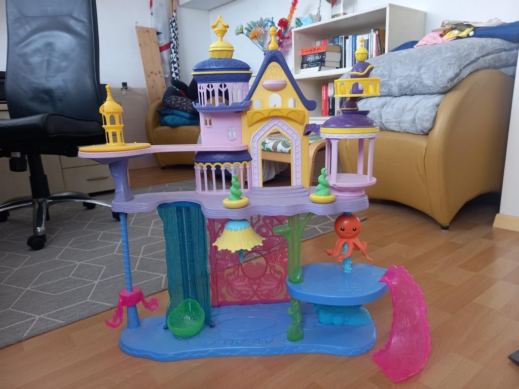 My little pony  huis + spullen die er  horen alleen ophalen, Ophalen of Verzenden