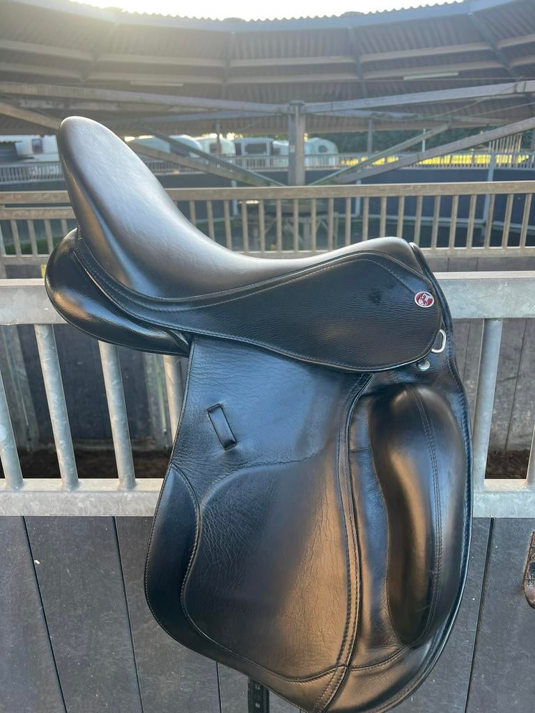 ZADELS Kieffer dressuur 16 inch, Dieren en Toebehoren, Paarden en Pony's | Zadels, Zo goed als nieuw, Springen, Ophalen of Verzenden