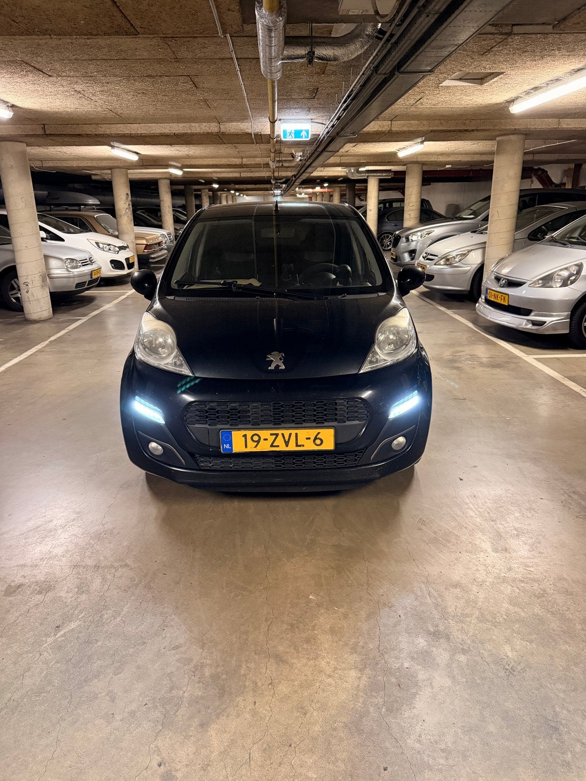 Peugeot 107 1.0 12V 5DR 2013 Zwart, Voorwielaandrijving, Euro 5, 4 stoelen, Origineel Nederlands