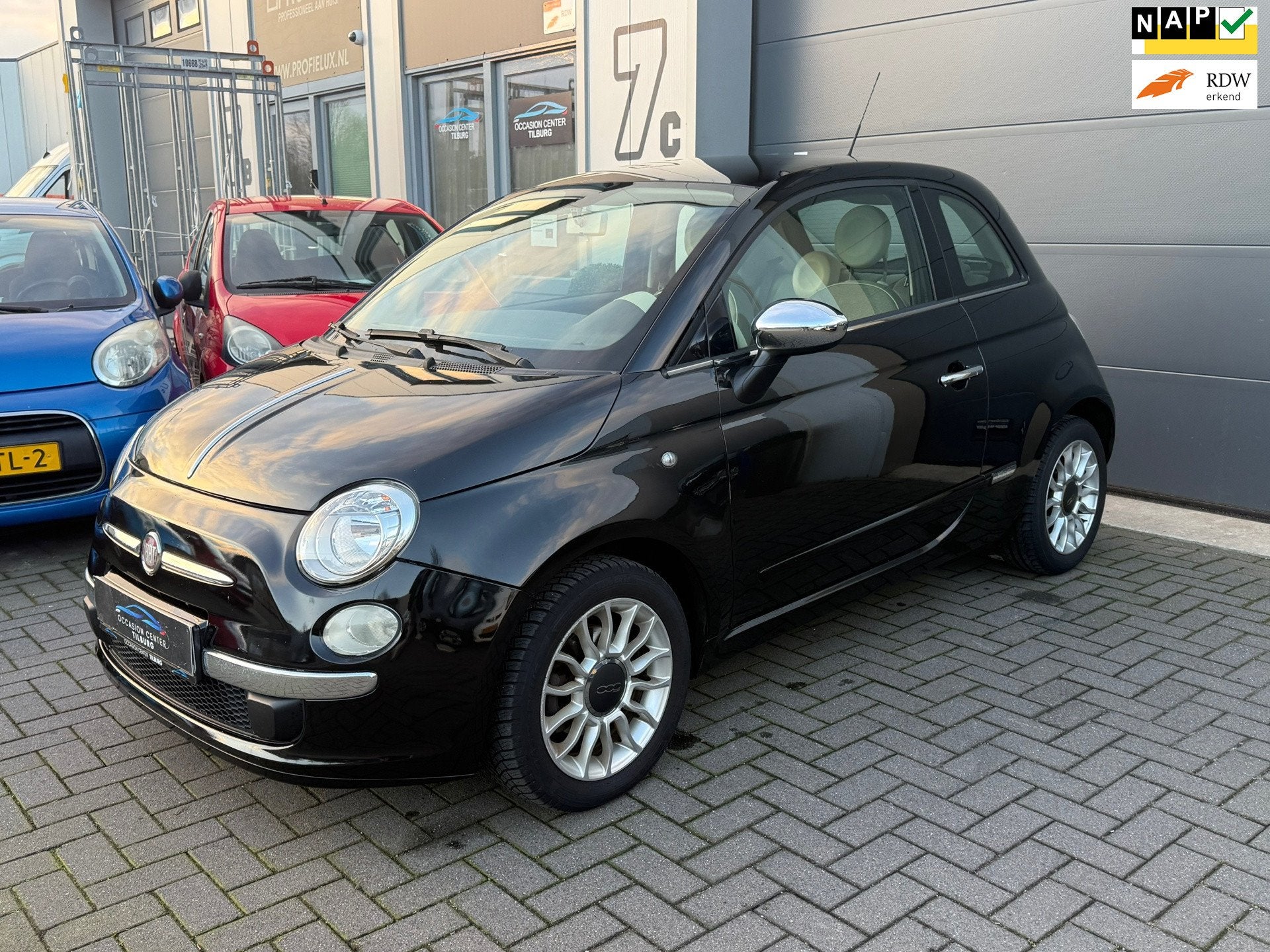 Fiat 500 1.4 AIRCO | PARKSENSOR | GLAZEN DAK | APK 09-26 | N, Voorwielaandrijving, Gebruikt, 31 €/maand, 4 cilinders