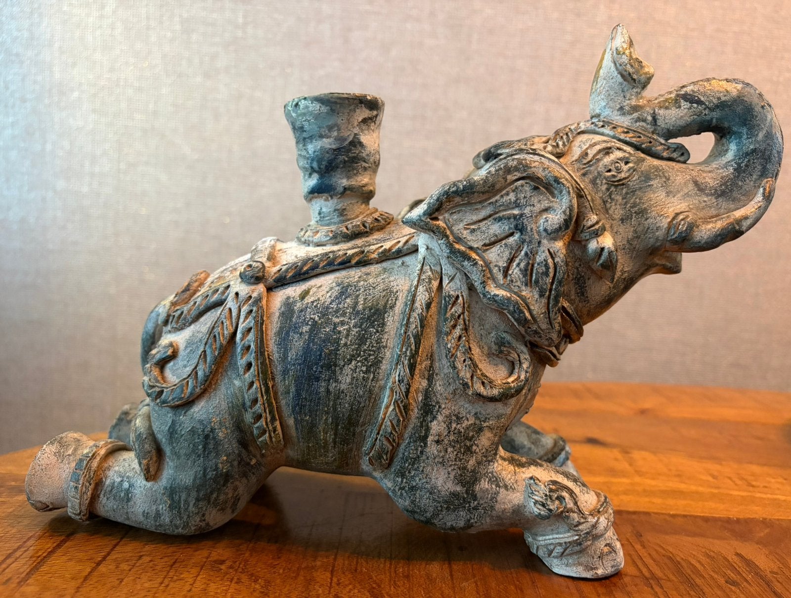Vintage keramiek olifant  beeld / wierook kandelaar Thailand, Ophalen of Verzenden, Zo goed als nieuw, Dier
