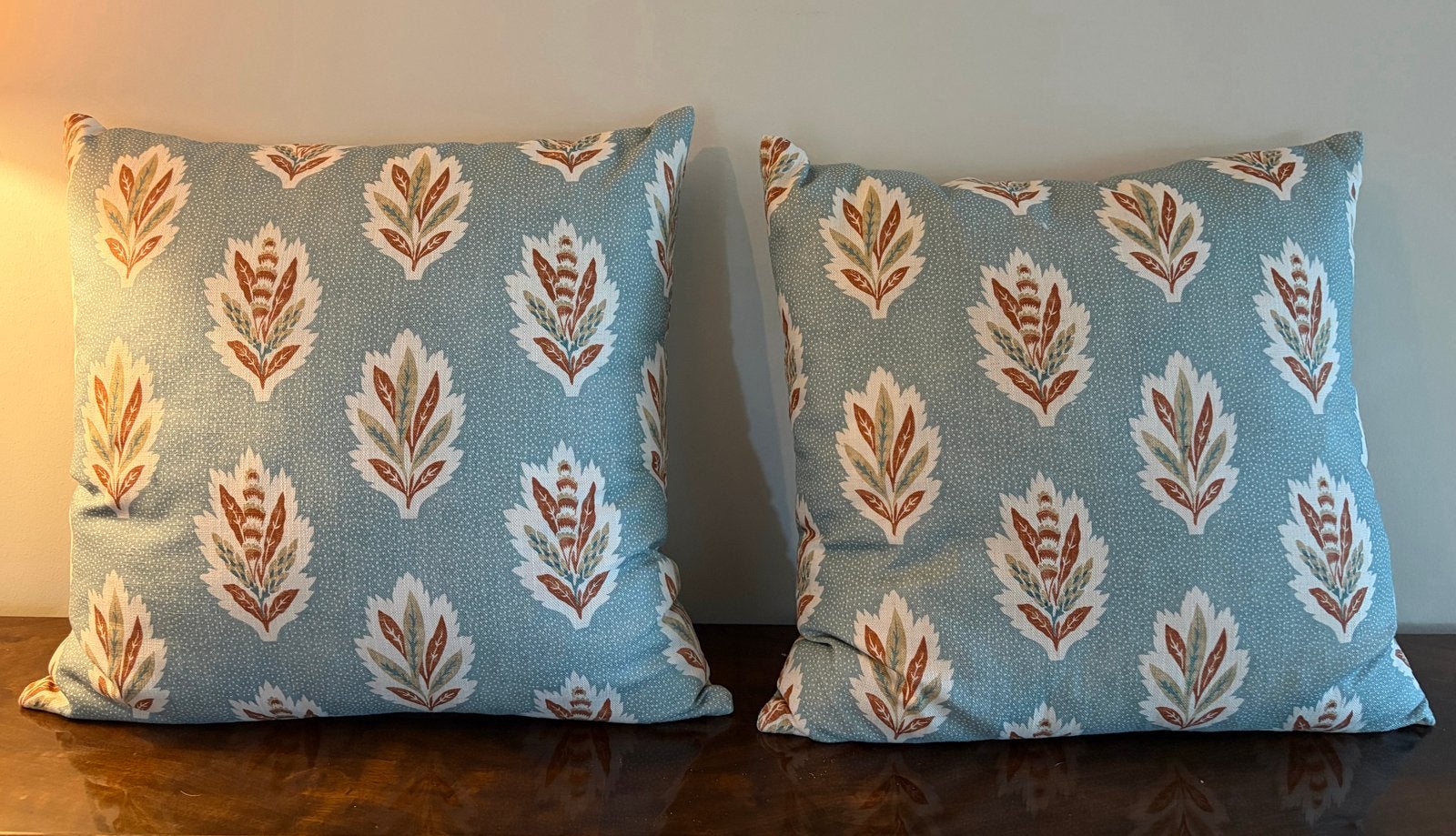 2 handgemaakte sierkussens Sanderson 'Sessile leaf' Blue Cla, Overige merken, Blauw, Vierkant, Ophalen of Verzenden