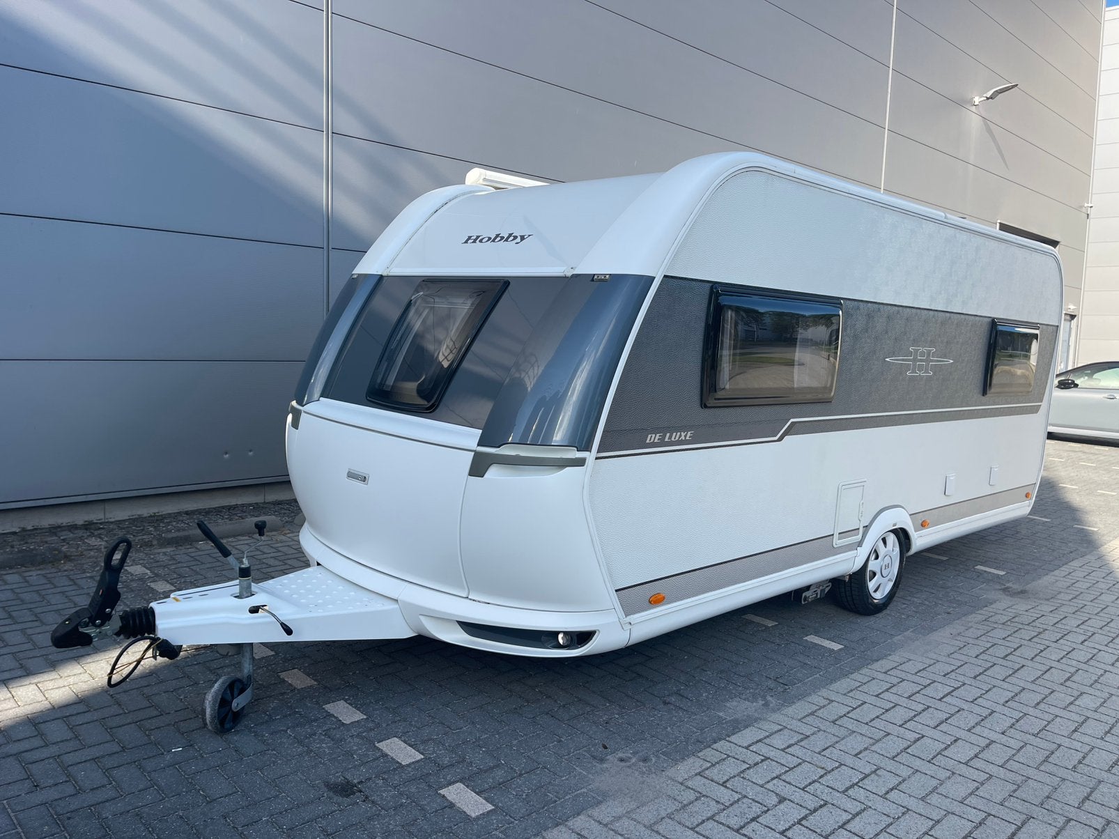 Foto 5 van Hobby 495 UL uit 2019 | 2 bedden | Mover | Luifel | Voortent
