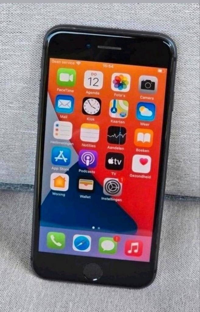 Iphone 8 in nieuwstaat met laatste updates & case, Telecommunicatie, Mobiele telefoons | Apple iPhone, 88 %, Ophalen of Verzenden