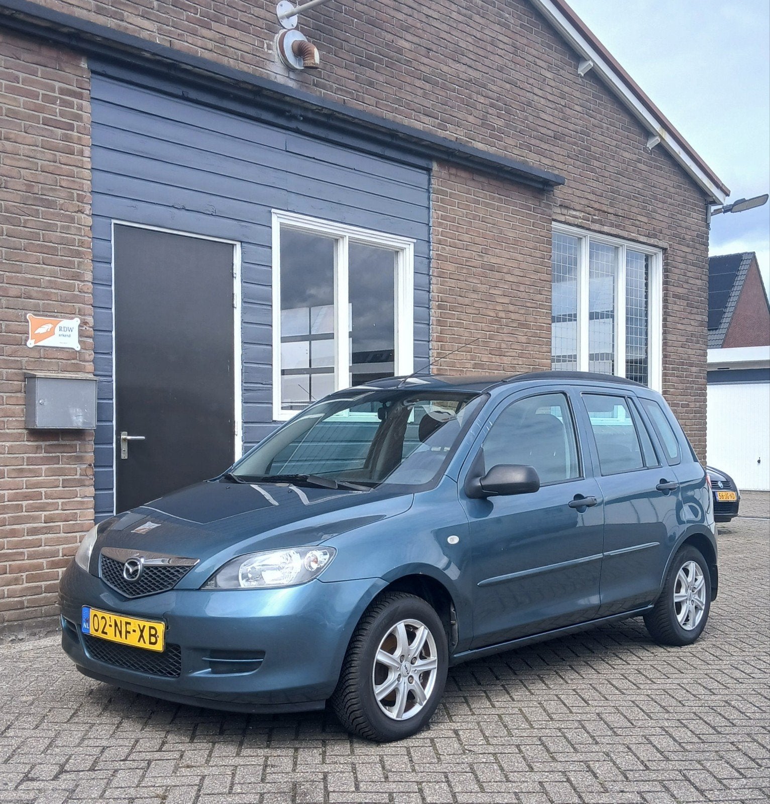 Mazda 2 1.4 16V Exclusive / Airco / Eerst lezen!, Auto's, Mazda, Voorwielaandrijving, 1025 kg, 40 €/maand, Zwart