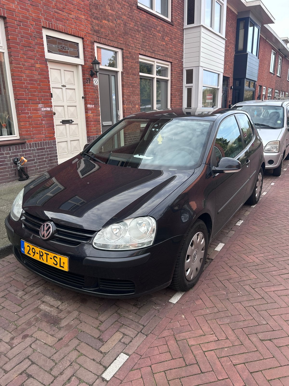 Volkswagen Golf 1.6 75KW 3D 2005 Zwart, Auto's, Voorwielaandrijving, 4 cilinders, 620 kg, 1200 kg