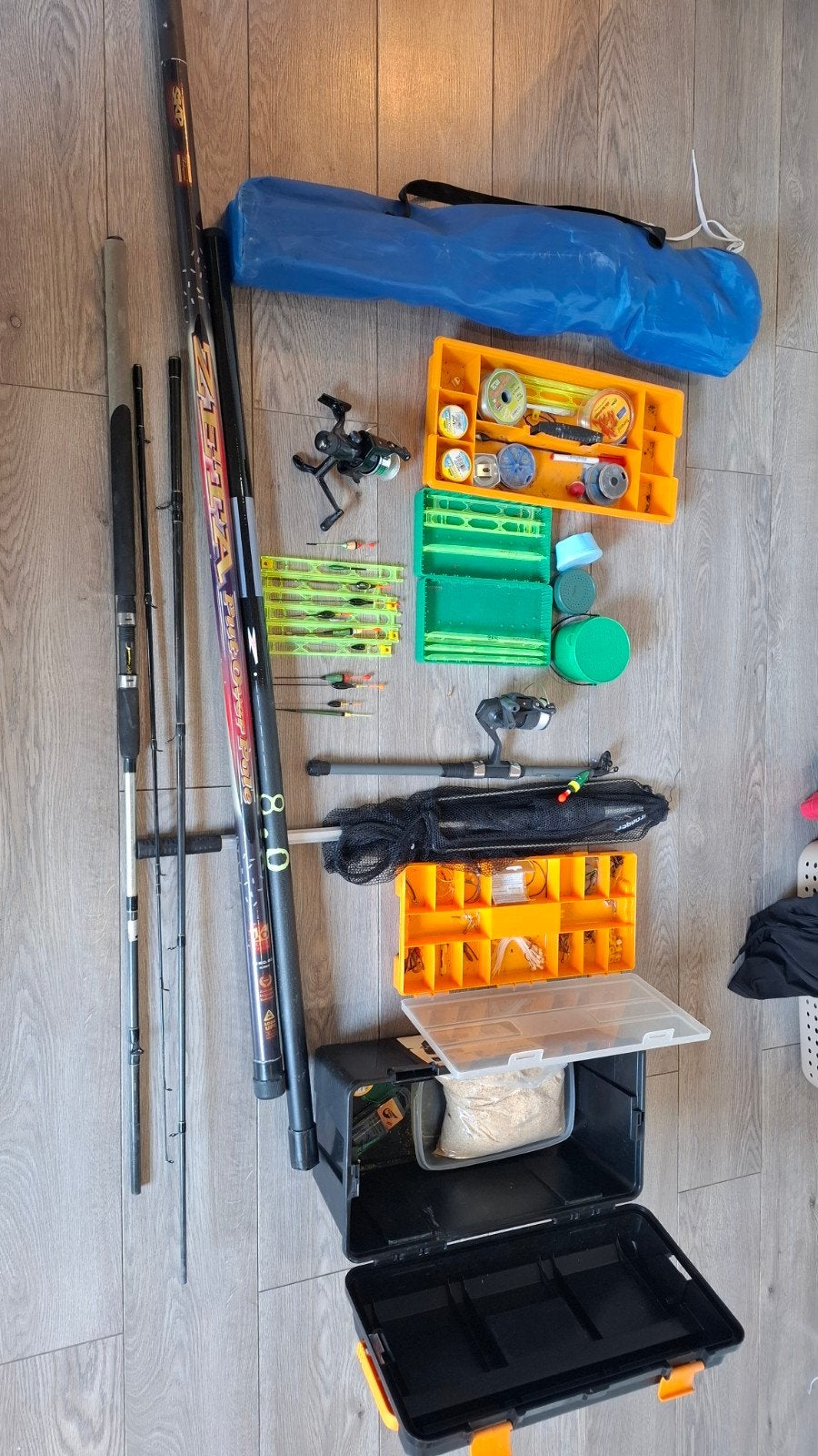 Complete visuitrusting: hengels, molen, net en accessoires, Watersport en Boten, Hengelsport | Algemeen, Ophalen