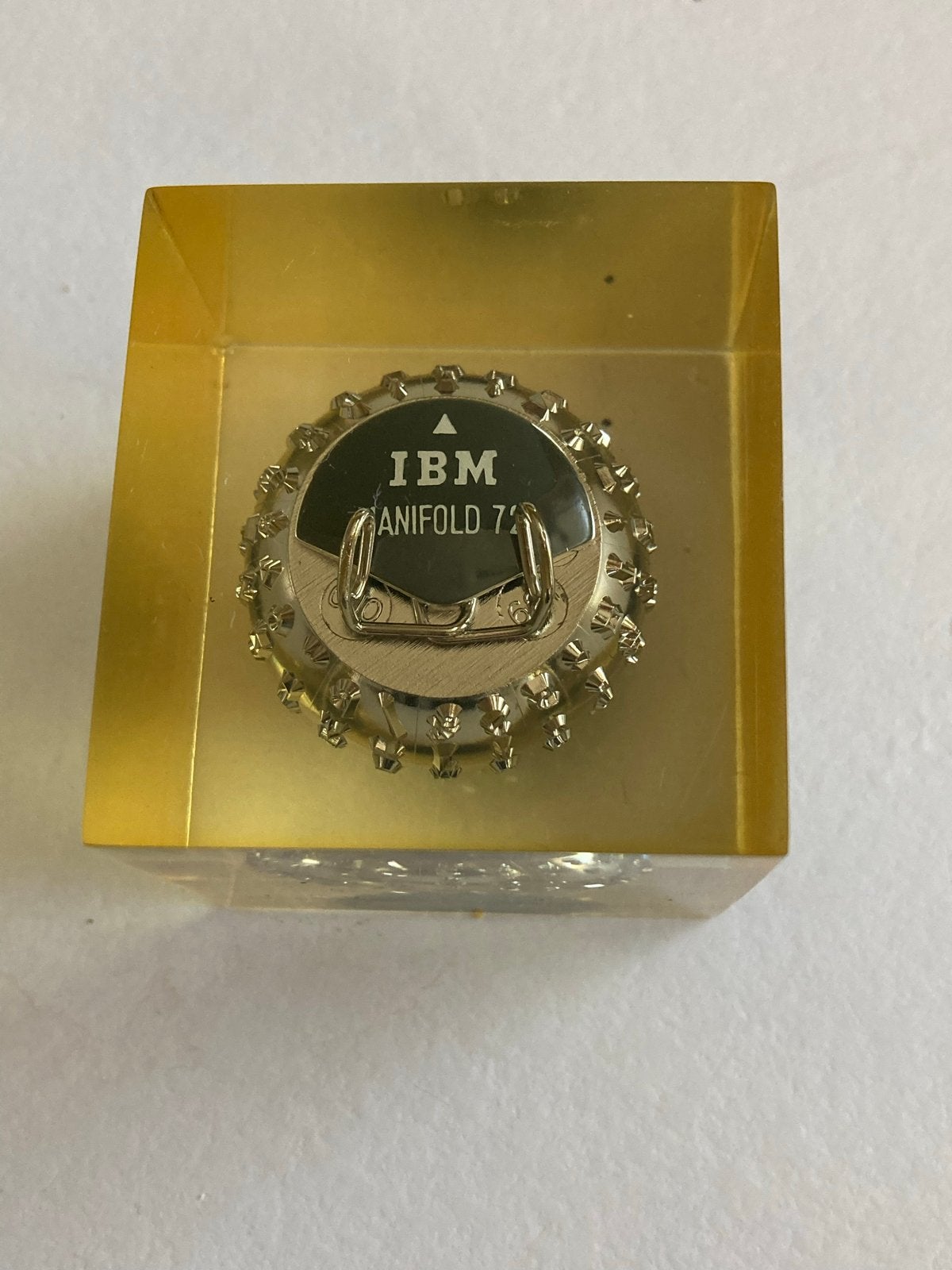Vintage IBM typemachinebolletje gegoten in hars, Ophalen of Verzenden, Zo goed als nieuw