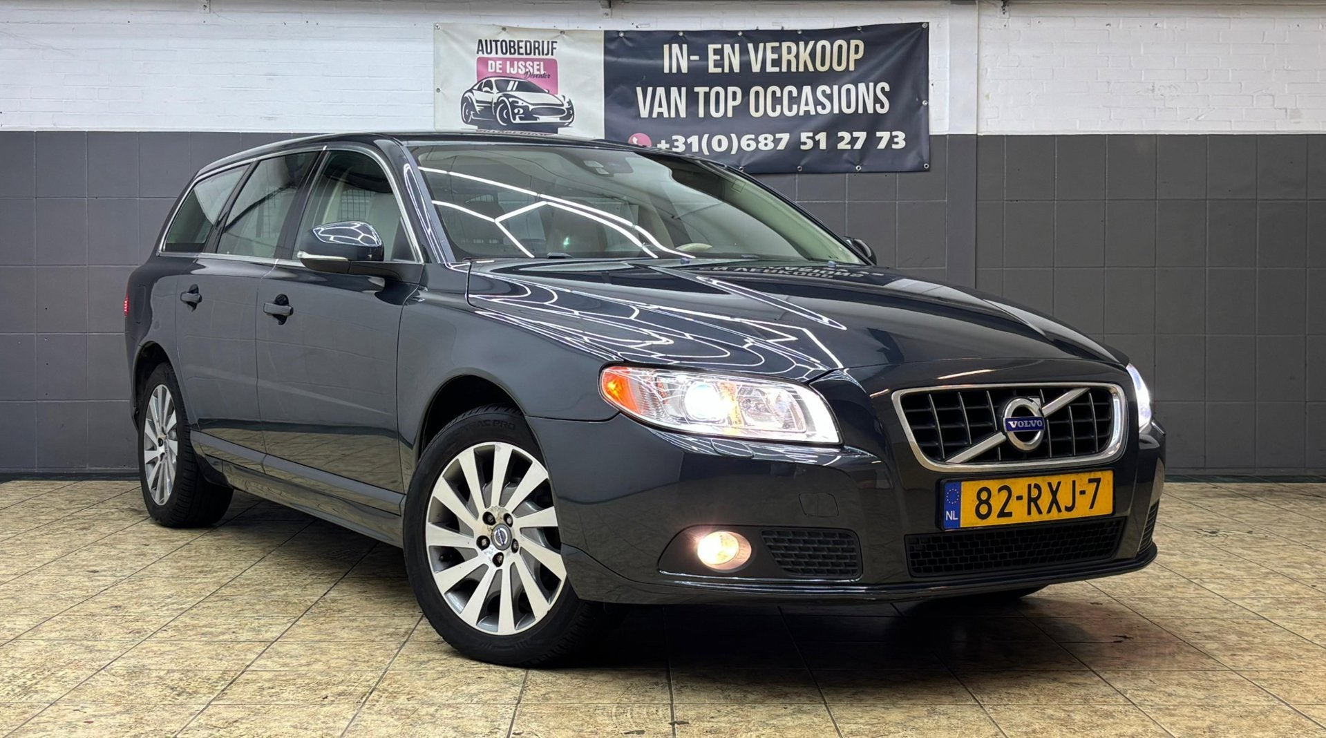 Volvo V70 1.6 T4 Limited Edition / 1 STE Eigen/ TOTAAL RIJKL, Gebruikt, 4 cilinders, 1600 kg, Zilver of Grijs