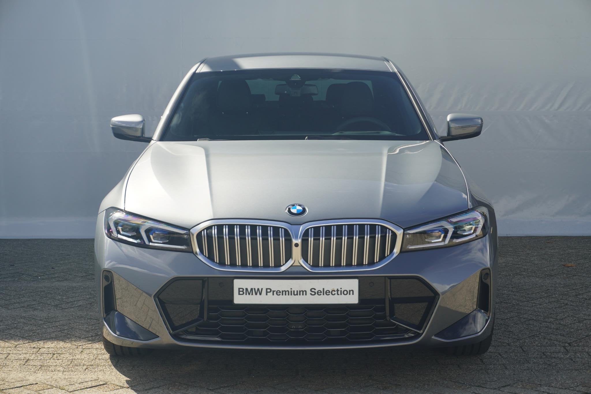 BMW 3 serie Sedan 318i M Sportpakket | Trekhaak | High Execu, Auto's, Automaat, 1998 cc, Bedrijf, Nieuw