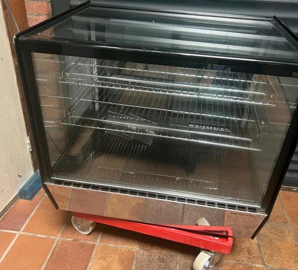 Gekoelde&opwarm vitrine, Witgoed en Apparatuur, Koelkasten en IJskasten, Ophalen, Zonder vriesvak, 200 liter of meer, 60 cm of meer