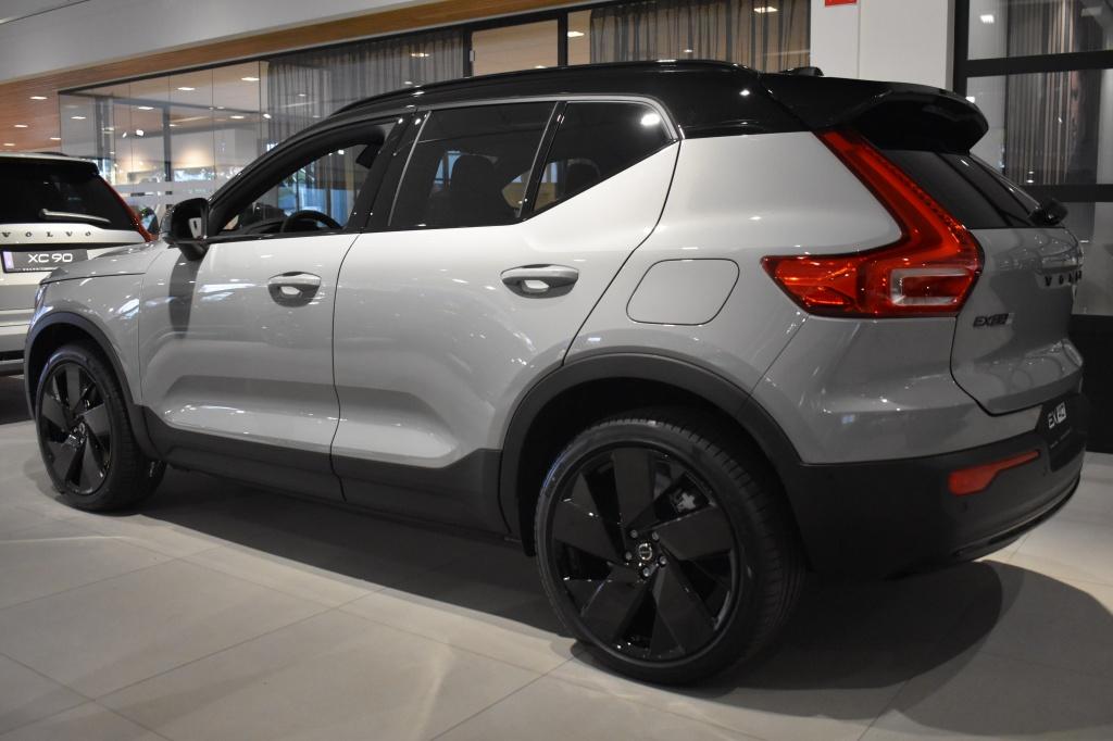 Volvo EX40 Extended Range Ultra Black Edition 252pk/82kWh |, Automaat, 0 cilinders, Gebruikt, 252 pk