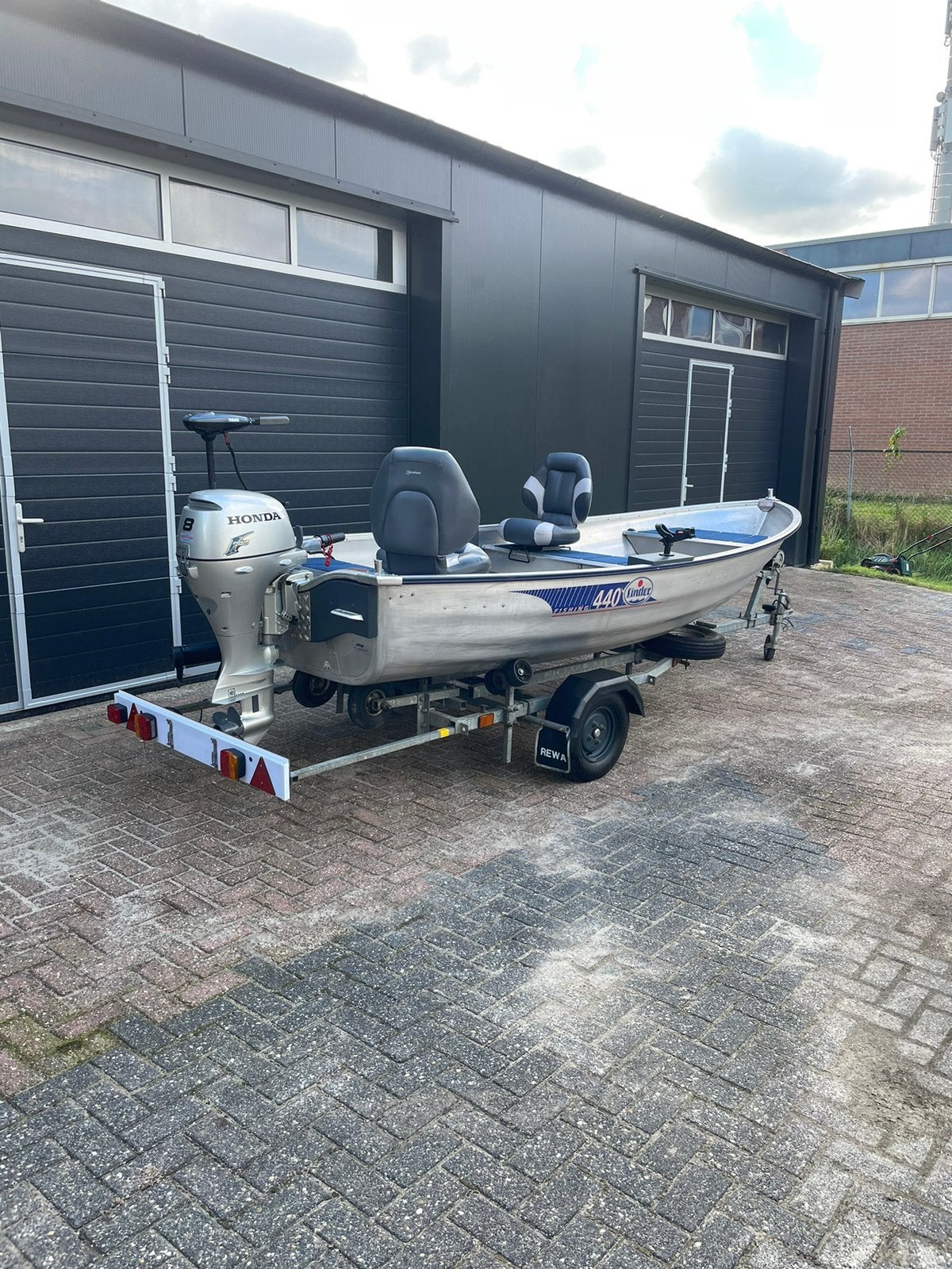 Linder 440 fish, Watersport en Boten, Ophalen, Zo goed als nieuw, Benzine