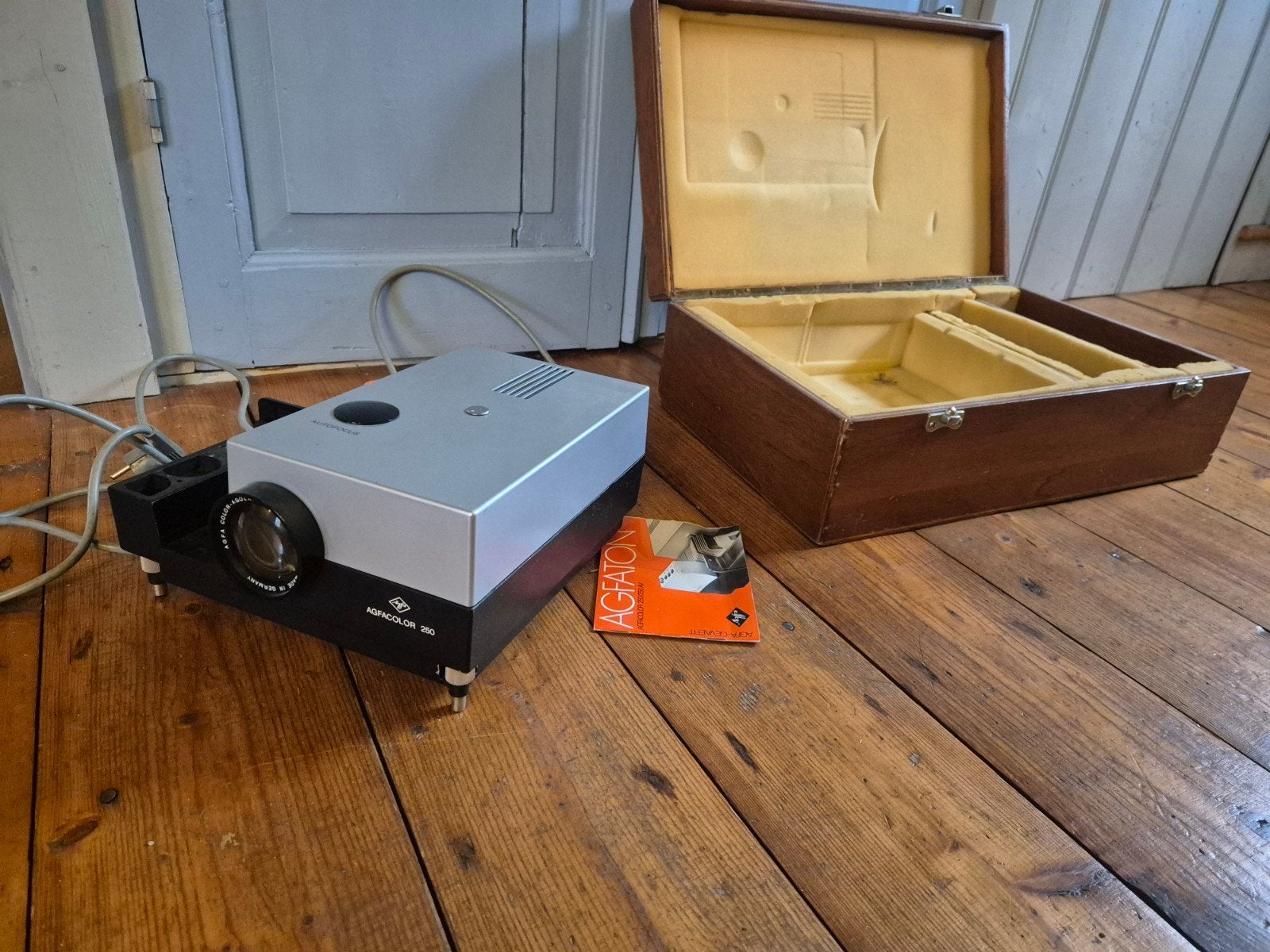 Agfa agfacolor 250 av diaprojector met kist. , Ophalen of Verzenden, Onbekend, Onbekend, Onbekend