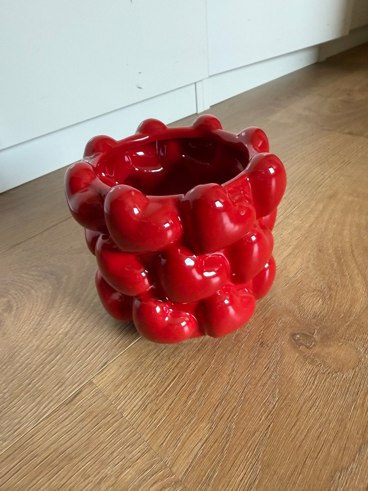 Nieuwe rode bloempot met hartjes van Kwantum, Ophalen, Rond, Aardewerk, Binnen