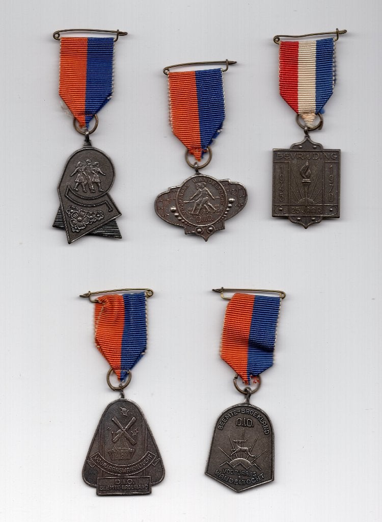 5 verschillende medailles uit Beemte Broekland (Apeldoorn), Ophalen of Verzenden, Overige materialen, Nederland