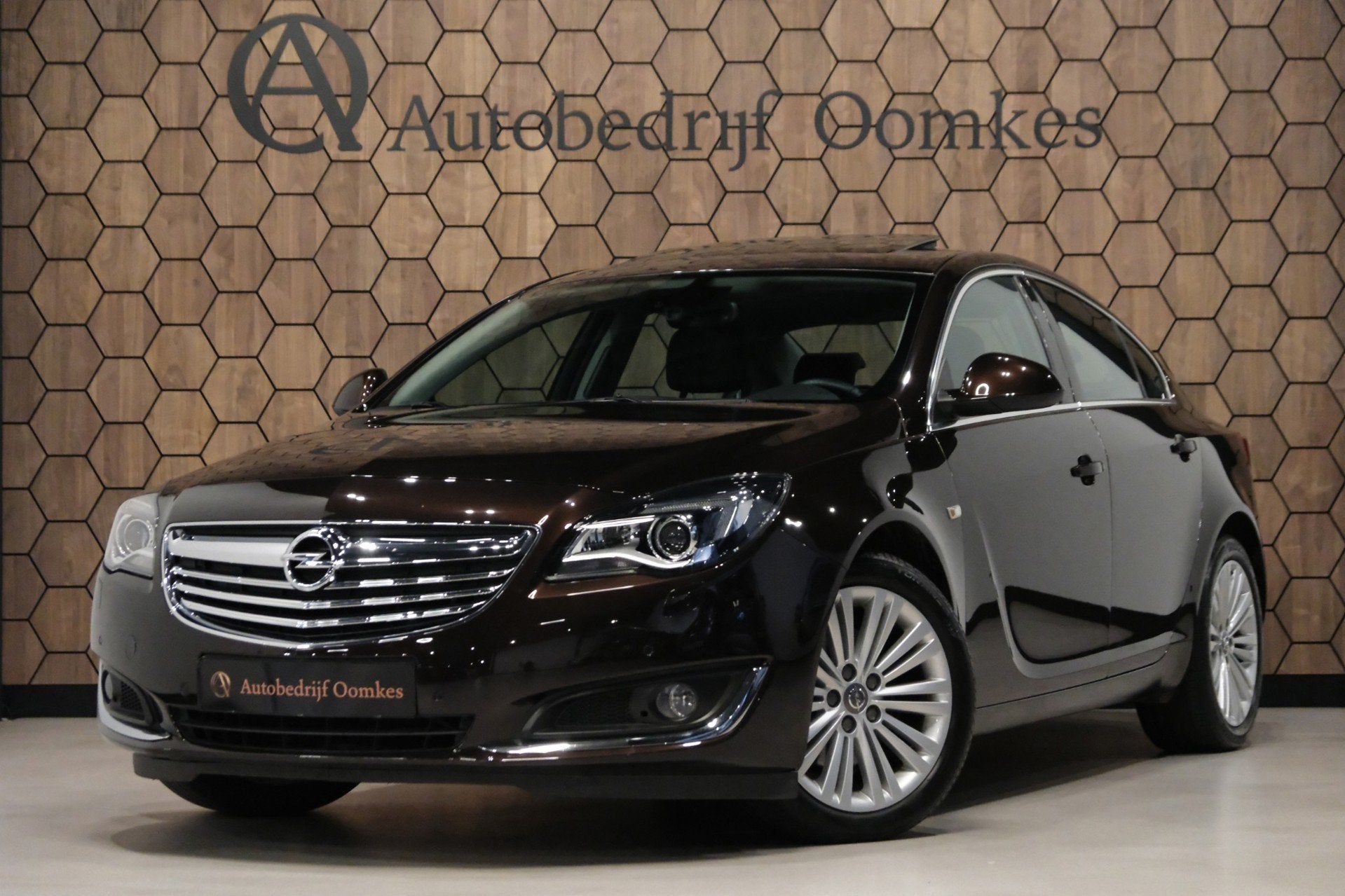 Opel Insignia 1.6 T 170pk Cosmo |Sportleder| Slechts 71.624k, Voorwielaandrijving, Gebruikt, Zwart, 4 cilinders