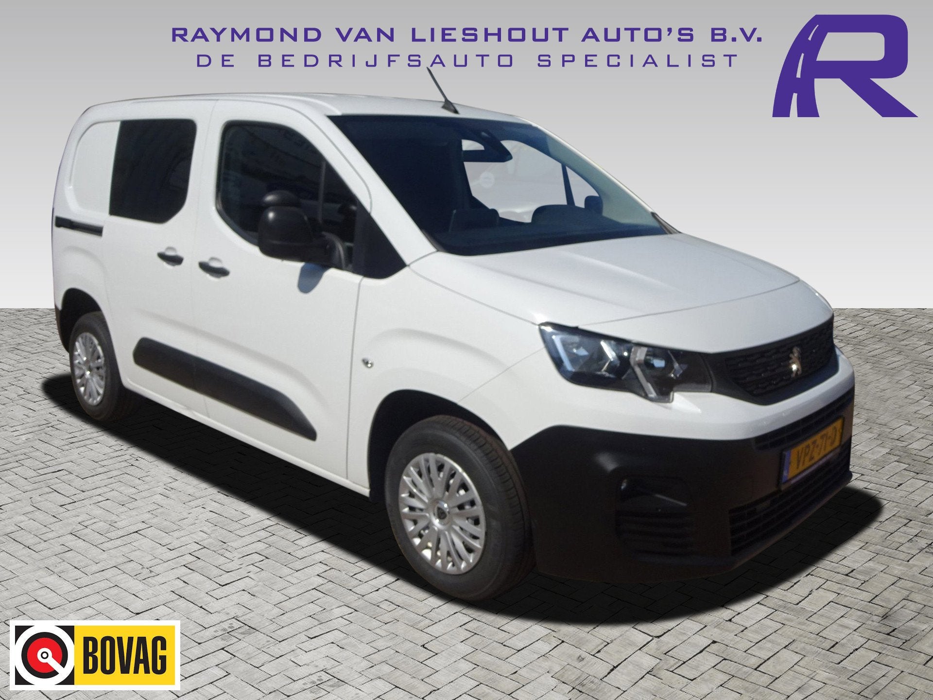 Peugeot Partner 1.2 PureTech Pro BENZINE AIRCO NAVI CRUISE C, Voorwielaandrijving, Dealer onderhouden, Gebruikt, 1199 cc