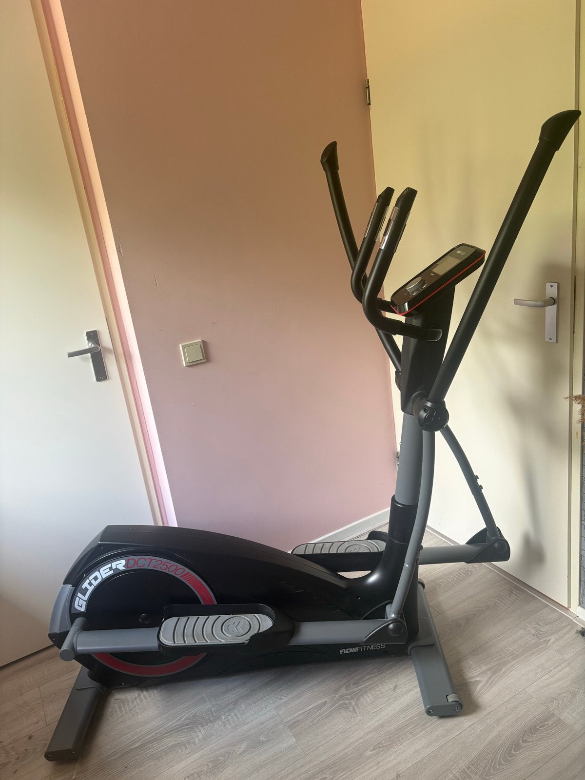 Flow Fitness Glider DCT2500 Crosstrainer - Zo goed als nieuw, Ophalen, Armen, Zo goed als nieuw, Crosstrainer