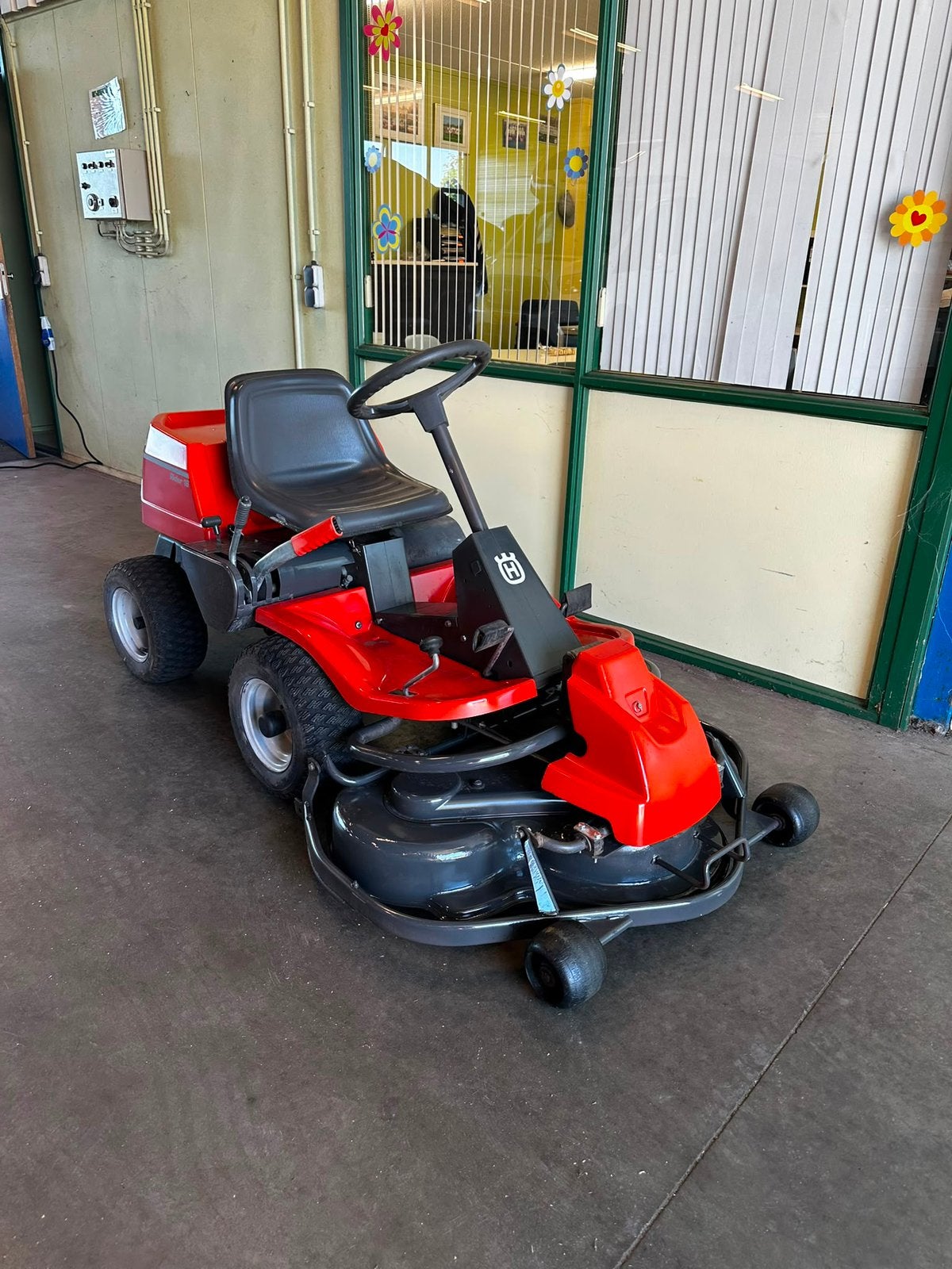 Husqvarna rider 16, Tuin en Terras, Ophalen, Zo goed als nieuw, 50 cm of meer
