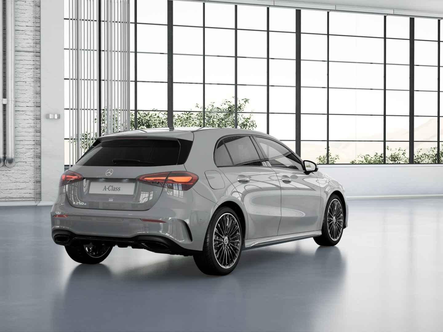 Mercedes-Benz A-Klasse Hatchback 250 e 140 Year Edition, Auto's, 4 cilinders, 163 pk, Plug-in hybride, Bedrijf