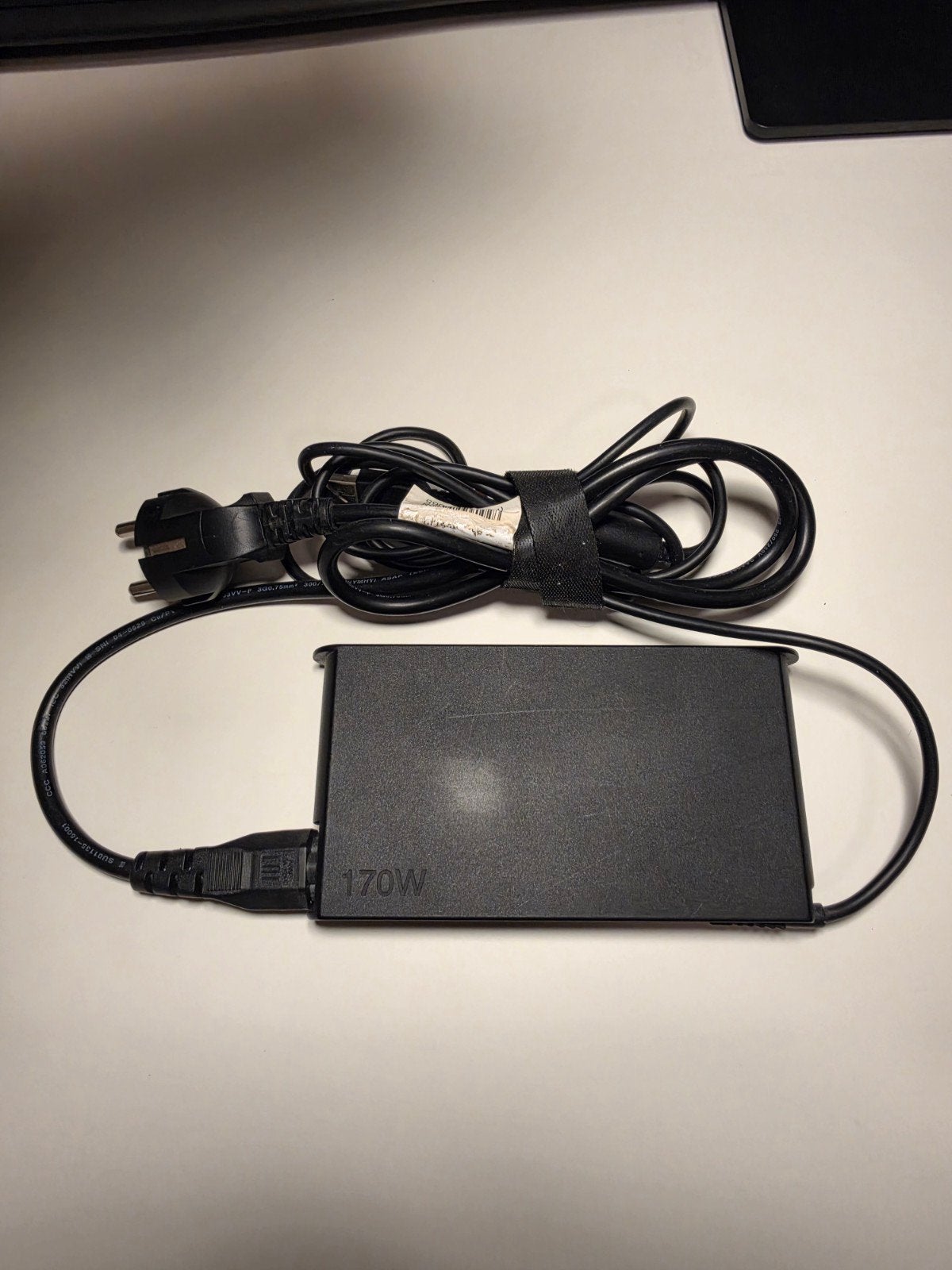 Foto 8 van Lenovo Legion 5 17IMH05 Gaming Laptop - i7-10750H, 16GB RAM