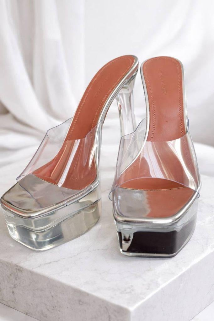 Amina Muaddi Dalida Glass PVC platform mules, Kleding | Dames, Schoenen, Overige kleuren, Nieuw, Ophalen of Verzenden, Schoenen met hoge hakken