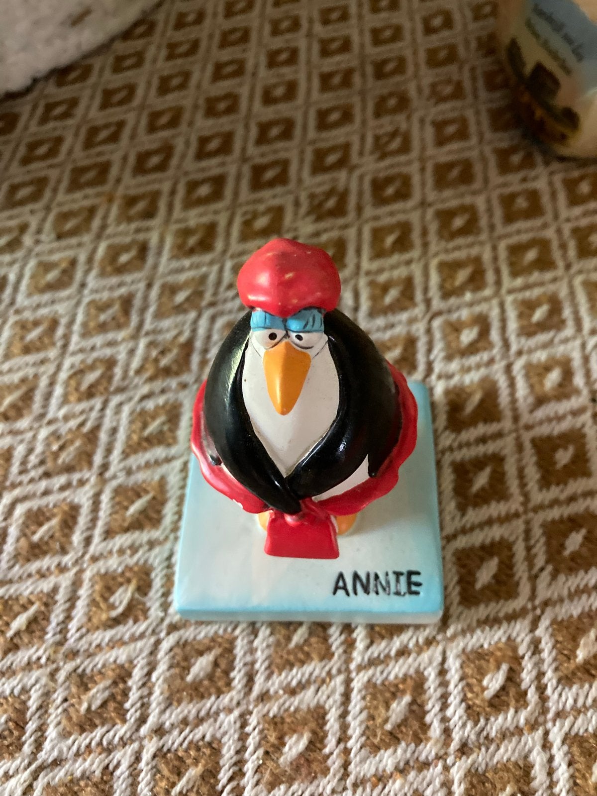 Leuke pinguïn beeldje 'Annie' - Toon van Driel, 7 cm hoog., Verzamelen, Ophalen of Verzenden, Gebruikt, Beeldje of Figuurtje