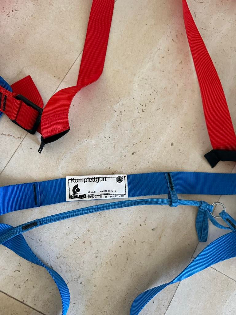 Edelrid Klimharnas - onmisbaar voor  bergbeklimmen etc, Sport en Fitness, Klimsport, Ophalen of Verzenden, Zo goed als nieuw, Klimsport-accessoire