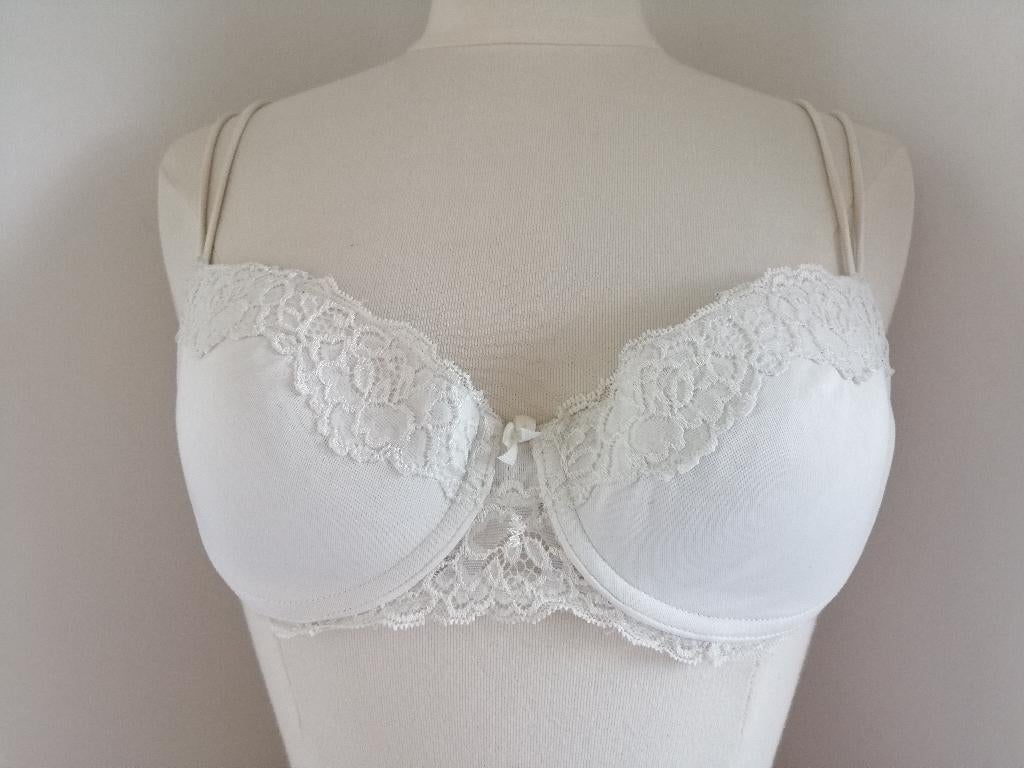 Hunkemöller BH met beugel wol wit maat 75C, Hunkemöller, Ophalen of Verzenden, Wit, BH