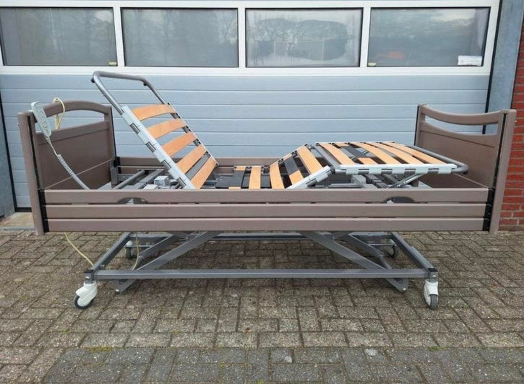 Electrisch hoog-laag bed thuiszorgbed verpleegbed., Diversen, Verpleegmiddelen, Zo goed als nieuw, Ophalen