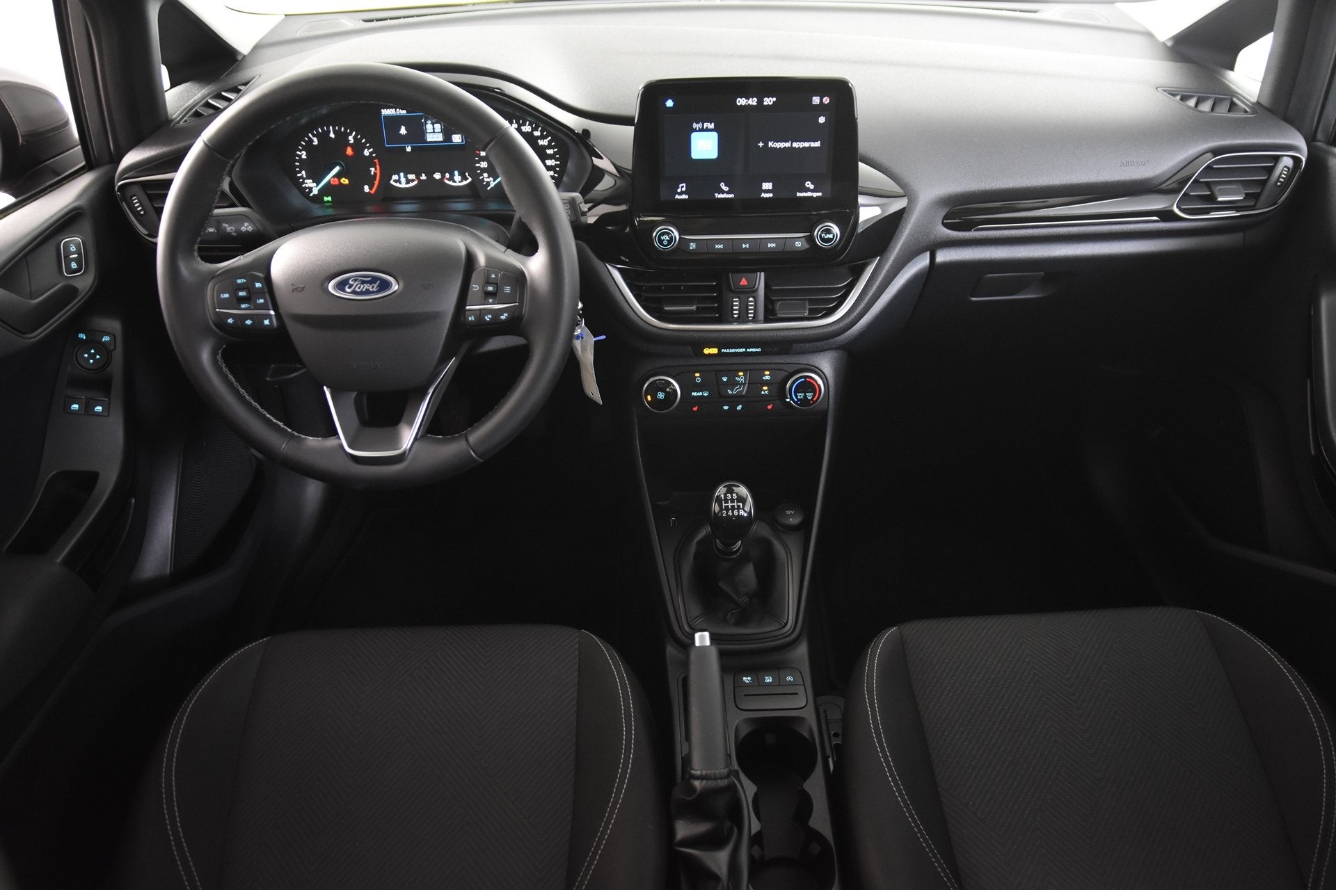 Ford Fiesta Connected *1ste Eigenaar*Navigatie*Stoelverwarmi, Voorwielaandrijving, Dealer onderhouden, Stof, 1064 kg