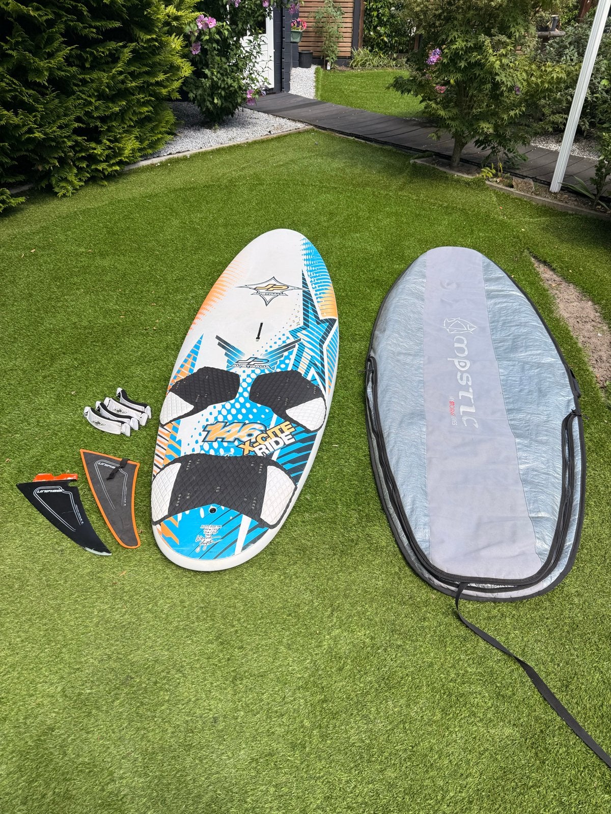 JP Australia X-Cite Ride 146 Windsurfboard met vinnen, Watersport en Boten, Windsurfen, Ophalen, 250 tot 300 cm, Gebruikt, Met vin(nen)
