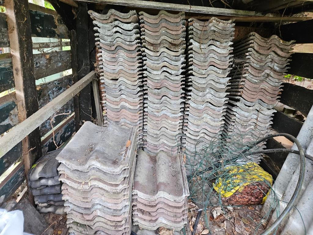 Dakpannen circa 150 stuks, Ophalen, Gebruikt, Hout