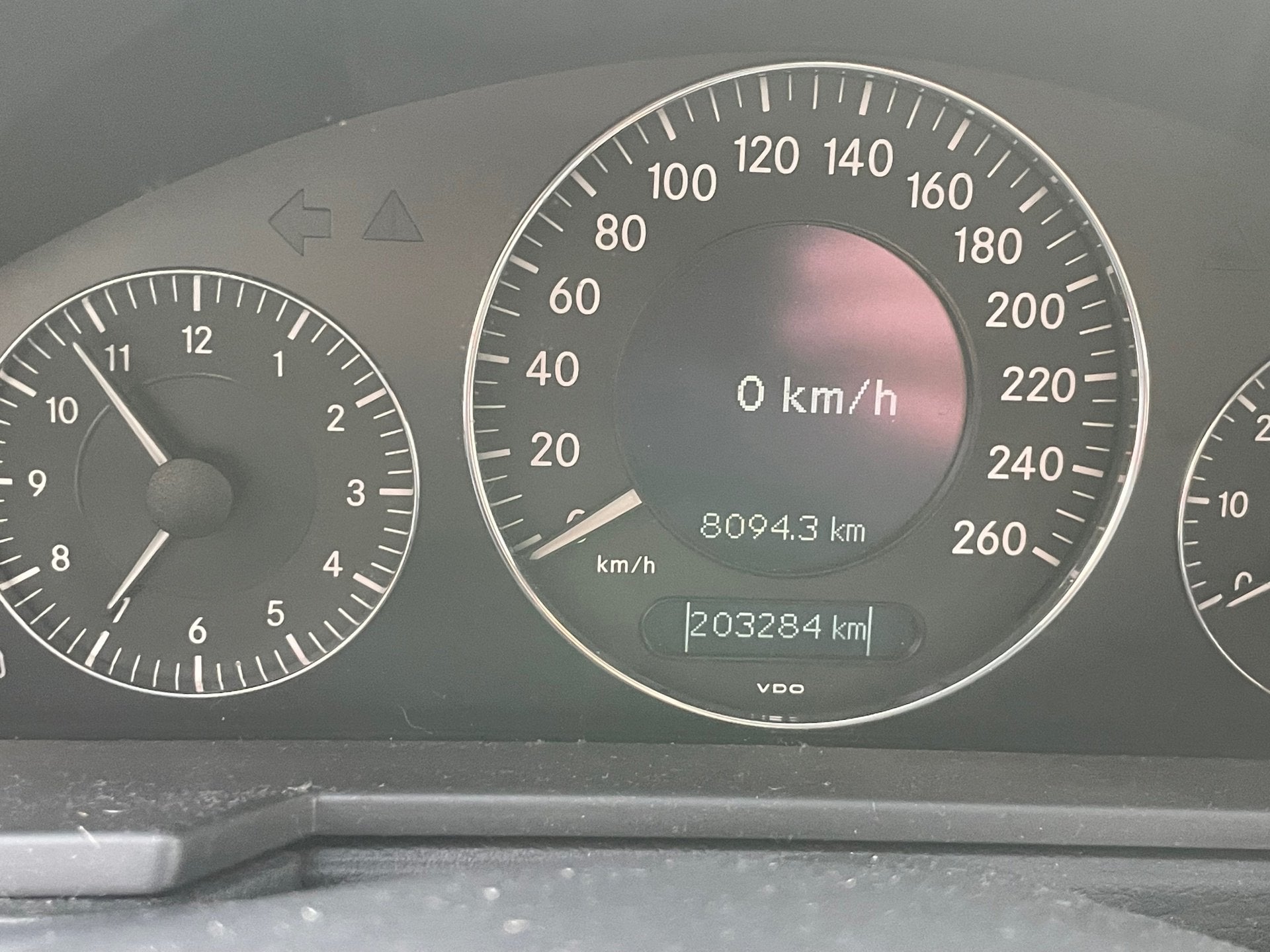 Mercedes-Benz E-klasse 240 Avantgarde, Auto's, Automaat, Achterwielaandrijving, Gebruikt, 2597 cc