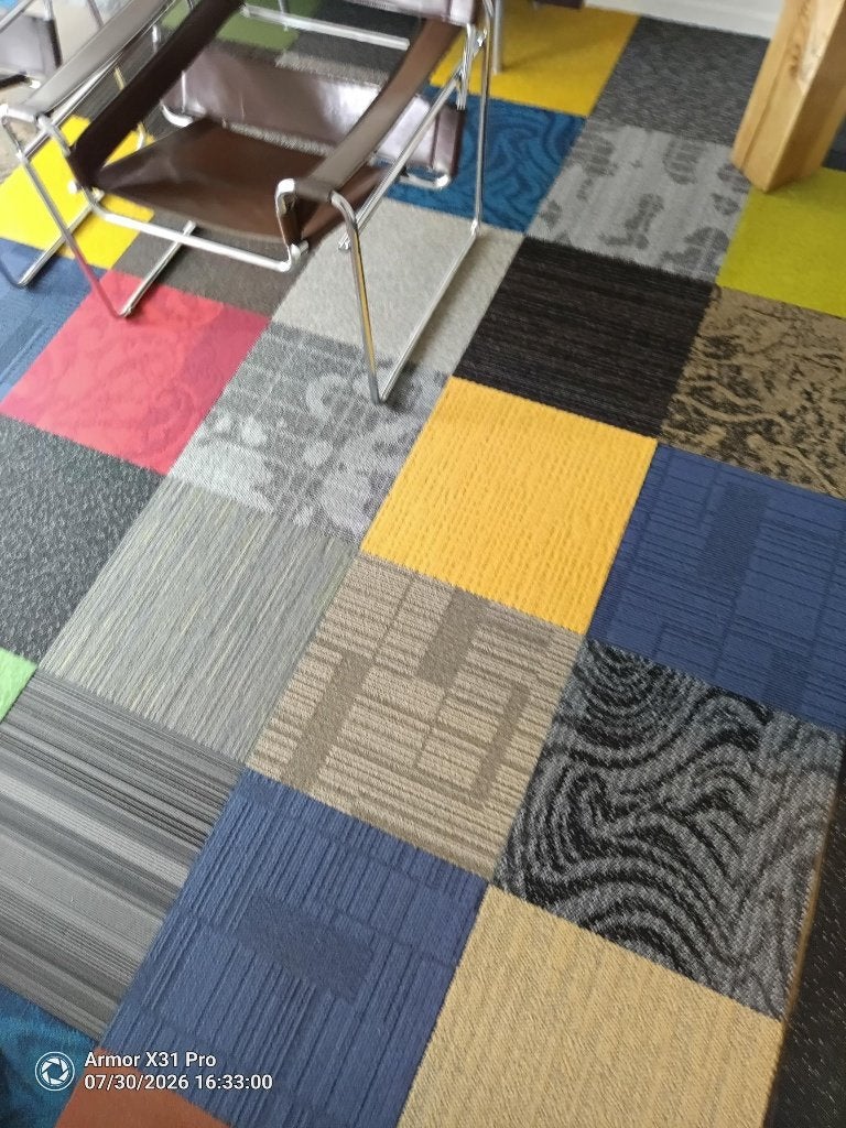 tapijttegels - patchworkvloer of dessin-combinatie, Huis en Inrichting, Stoffering | Vloerbedekking, Ophalen, Geel, Zo goed als nieuw
