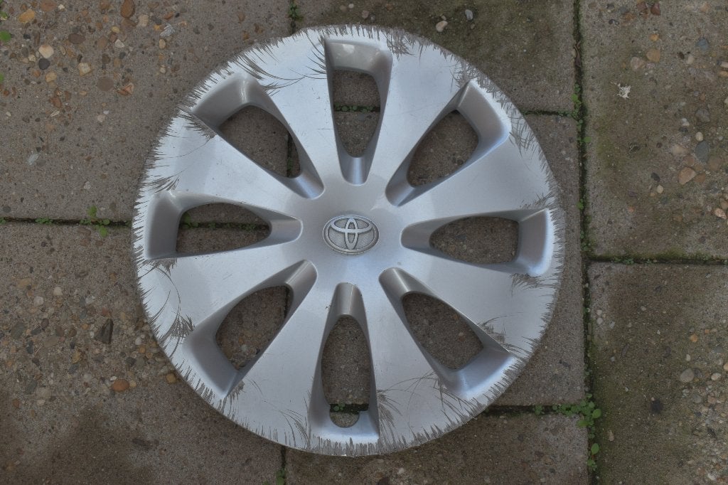 1 losse originele wieldop Toyota Yaris 15 inch (Model 2), Ophalen of Verzenden, Gebruikt