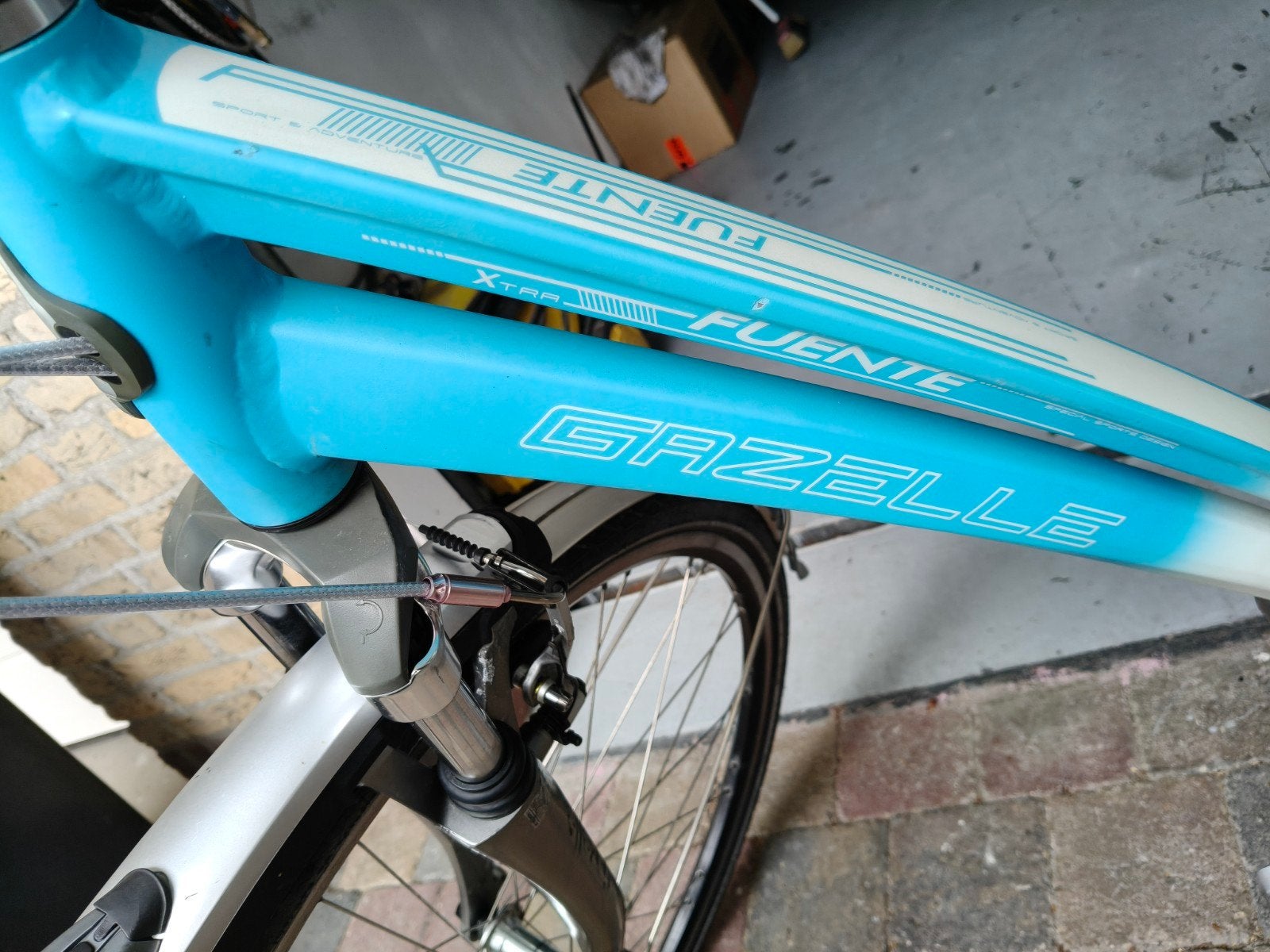 Gezocht lakstift kleur blauw van merk gazelle, Ophalen of Verzenden, Gazelle
