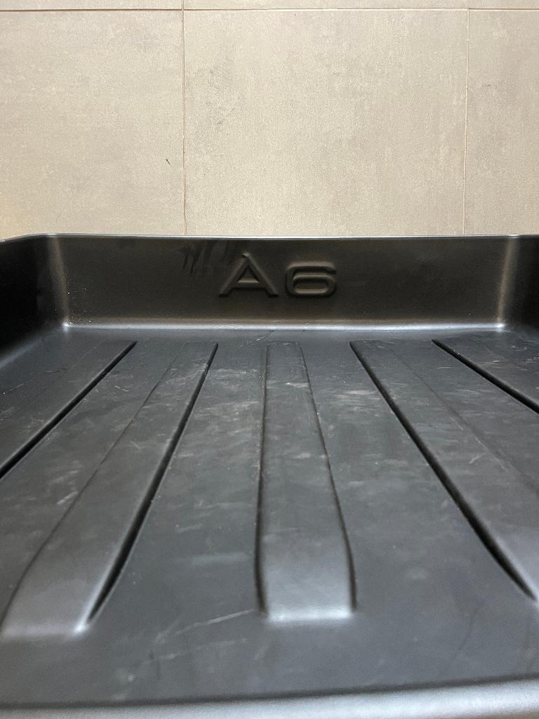 AUDI A6 (C8) Kofferbakschaal, Ophalen, Nieuw