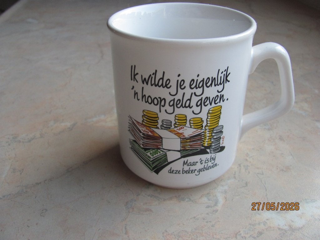 NIEUWSTAAT wit MOK opdruk GELD grappige TEKST design Bia 300, Keramiek, Ophalen of Verzenden, Zo goed als nieuw, Overige stijlen