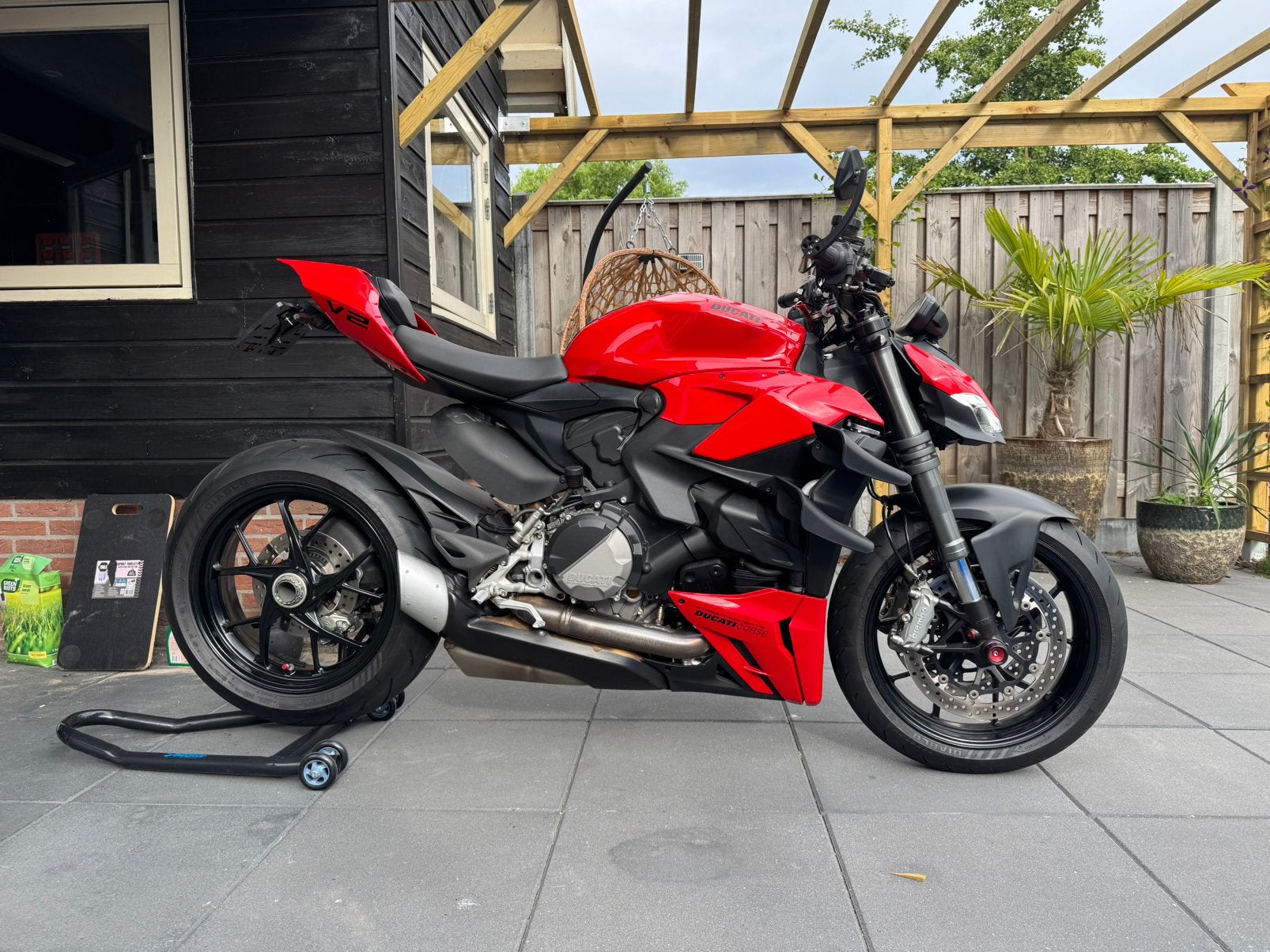 Ducati streetfighter V2 | Beurt | Banden | 2023, 2 cilinders, Occasion, Motorrijbewijs A, Particulier