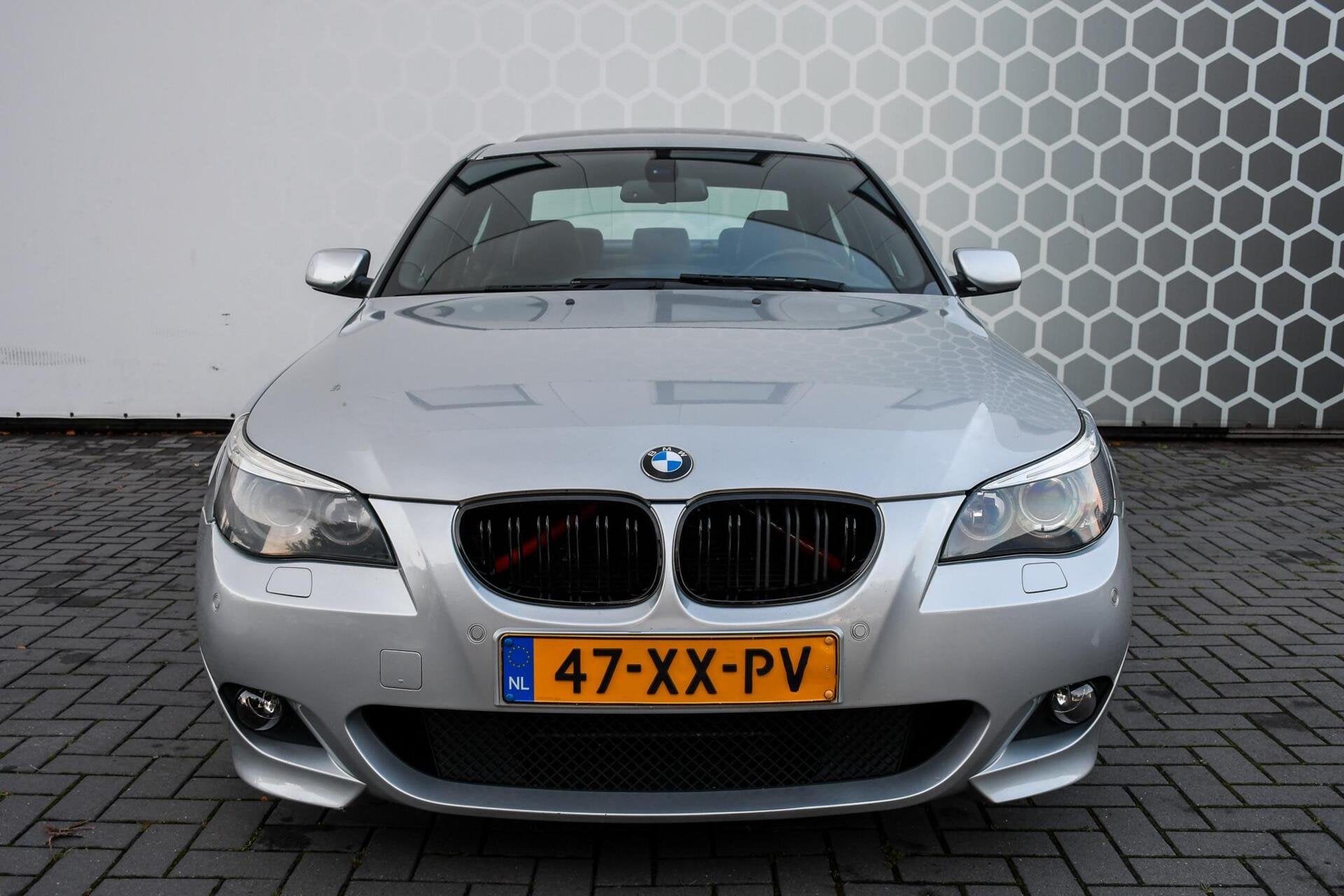 BMW 5-serie 523i High Executive Schuifdak M-pakket 6 cilinde, Auto's, Achterwielaandrijving, Gebruikt, Zwart, 2497 cc