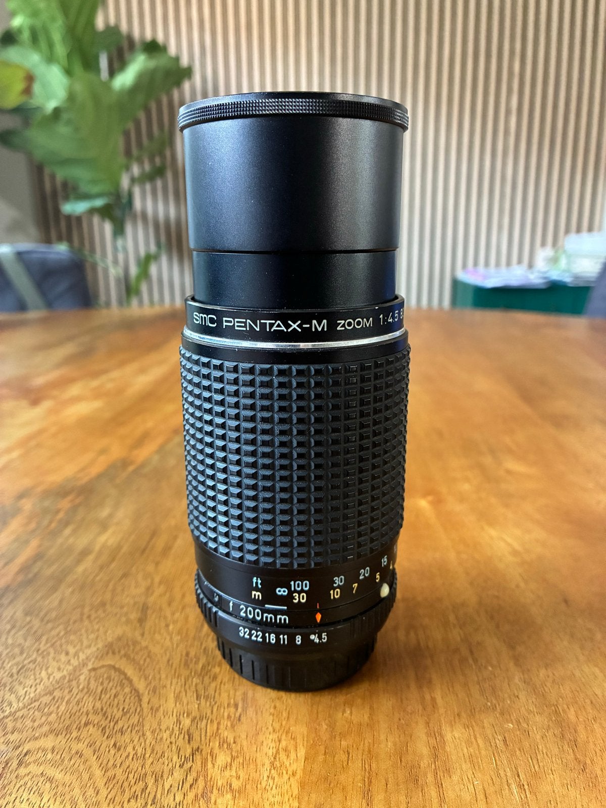 SMC Pentax-M Zoom 1:4.5 80-200mm lens met doppen, Zo goed als nieuw, Pentax K-mount, Lensdoppen, Telelens